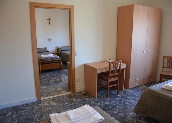 Pensjonat Madre Chiara Domus Rzym