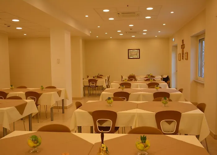 Madre Chiara Domus 3* Rzym