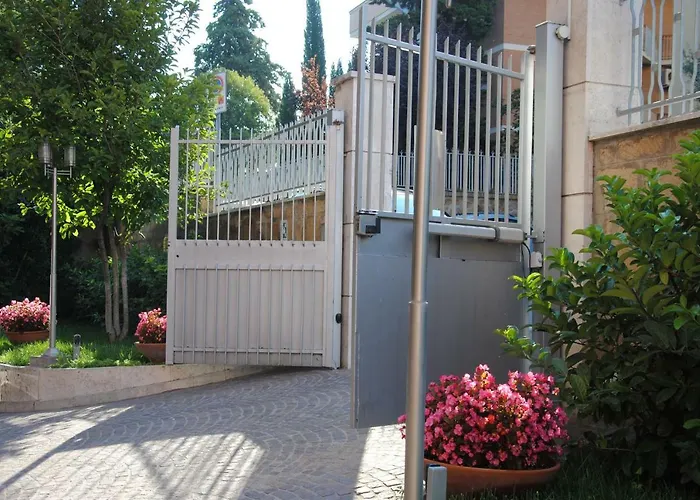 Madre Chiara Domus Pensjonat Rzym